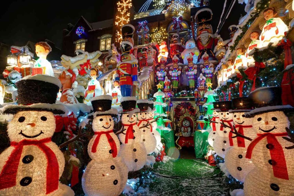 5 Cities With The Best Christmas Decorations