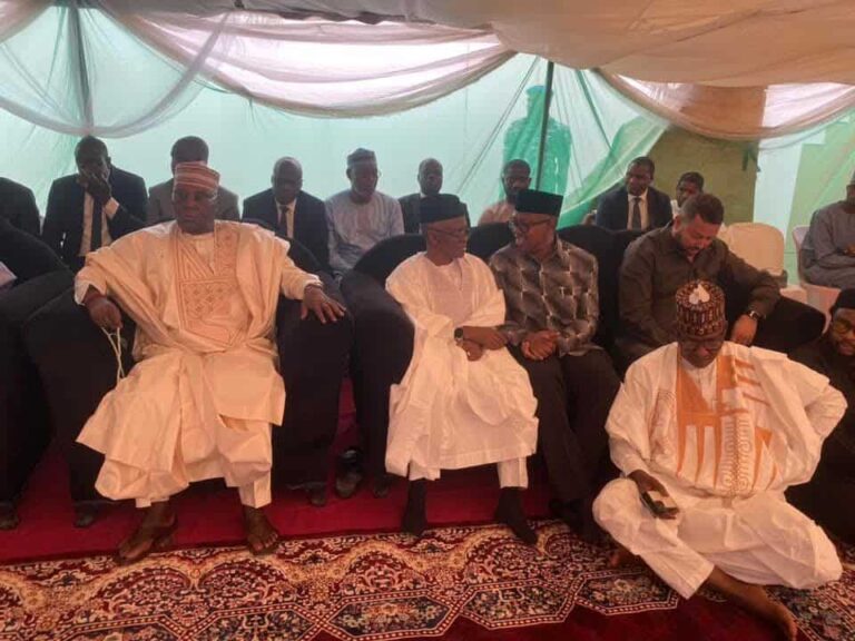 Atiku, Peter Obi, El-Rufai Visit Buhari’s Family